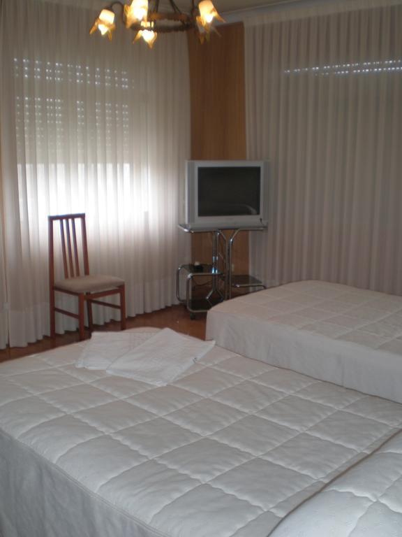 Hostal Catro Ventos Lugo Exterior photo