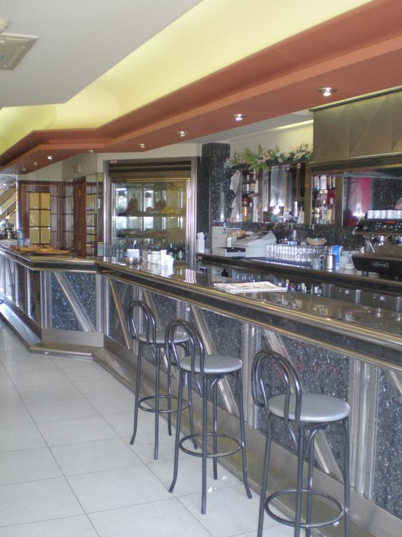 Hostal Catro Ventos Lugo Exterior photo