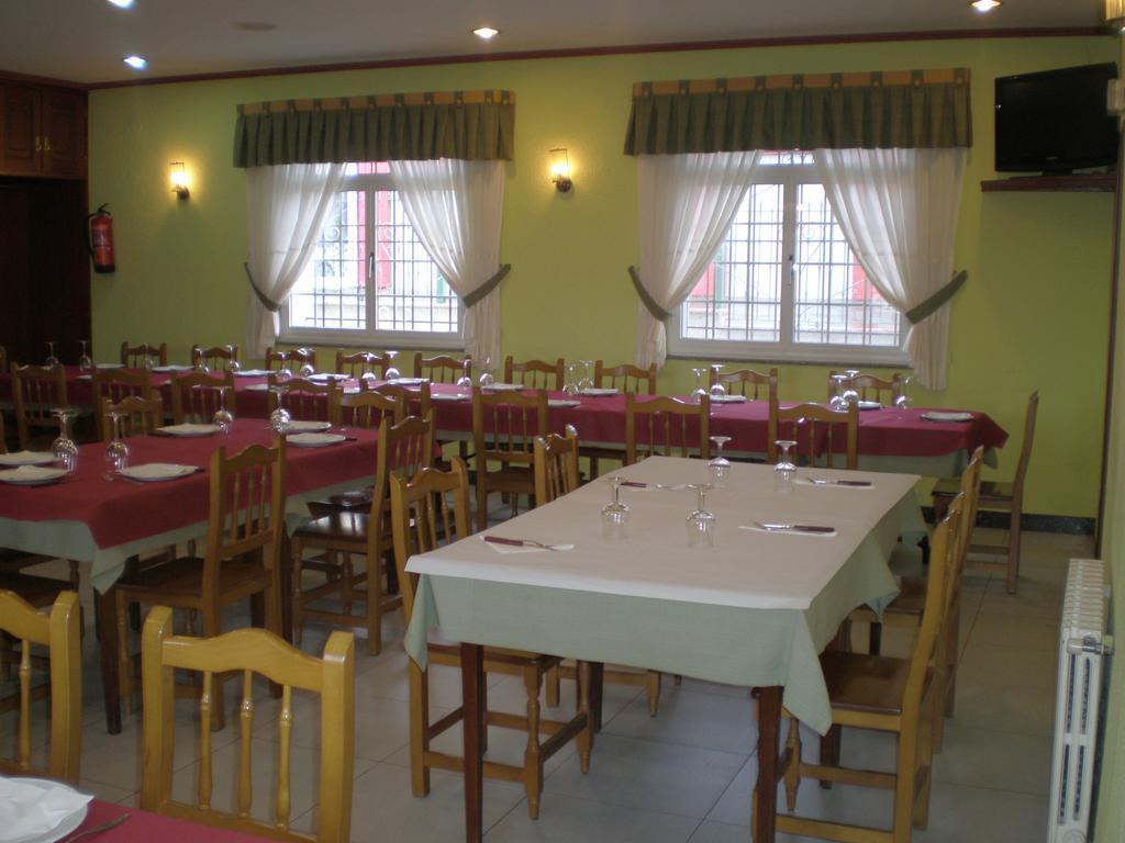 Hostal Catro Ventos Lugo Exterior photo